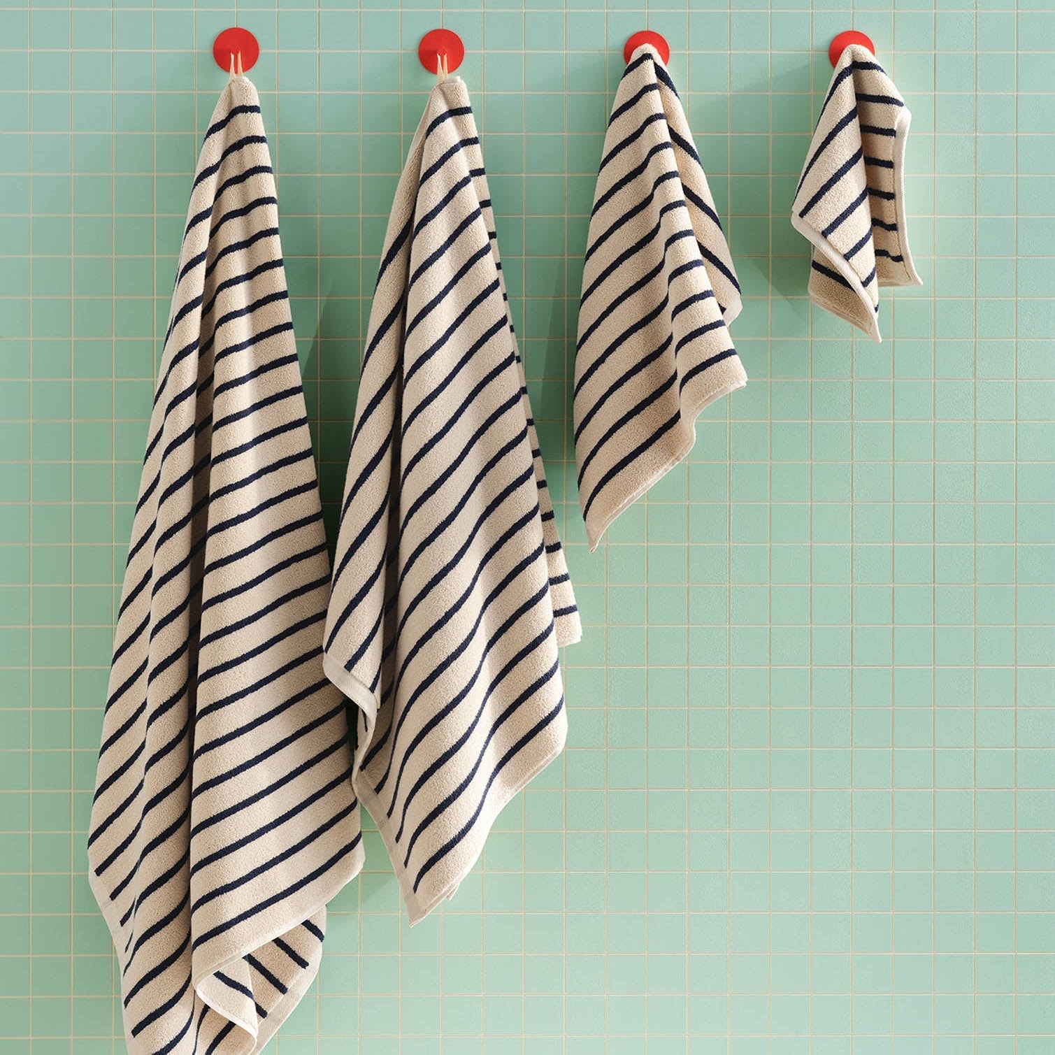 Super-Plush Set of 4 Bath Towel Bundle I0