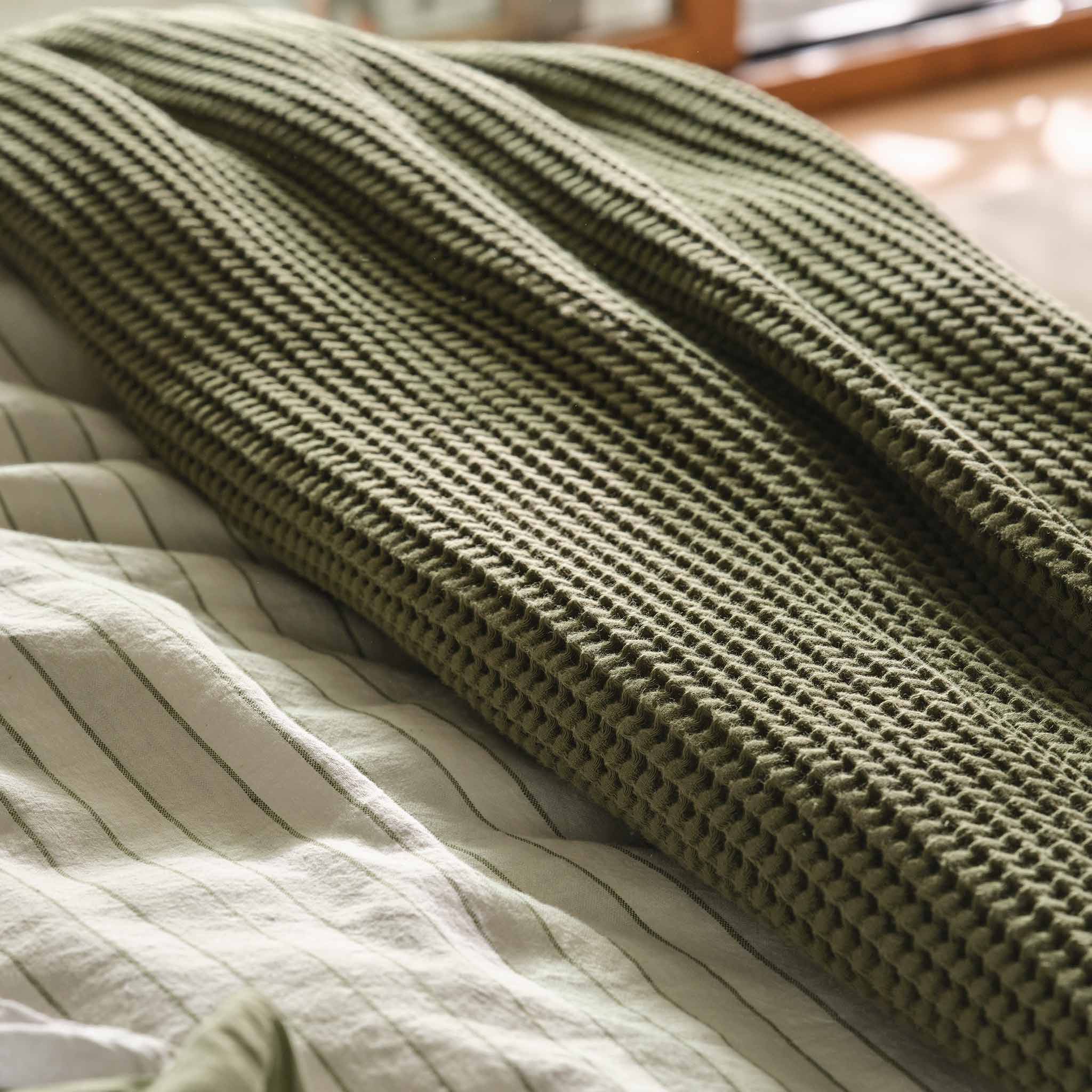 Dreamweave Waffle Bed Blanket X7